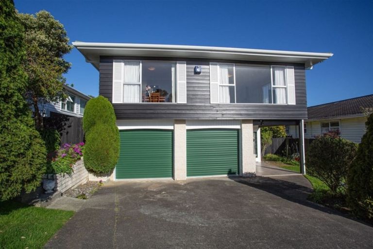Photo of property in 8 Lauderdale Road, Papakowhai, Porirua, 5024