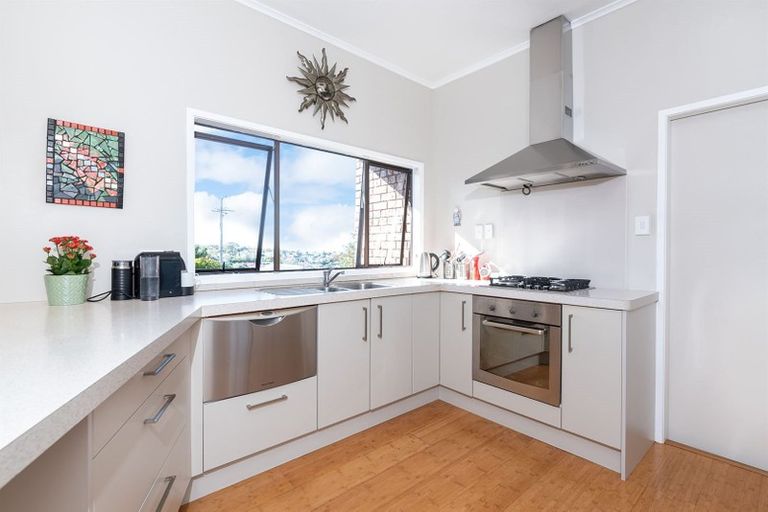 Photo of property in 1/30 Quebec Road, Milford, Auckland, 0620