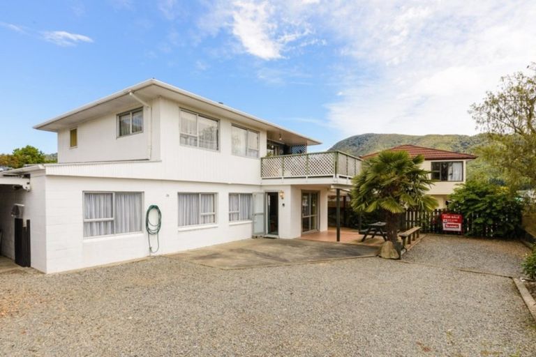 Photo of property in 3c Taranaki Street, Picton, 7220