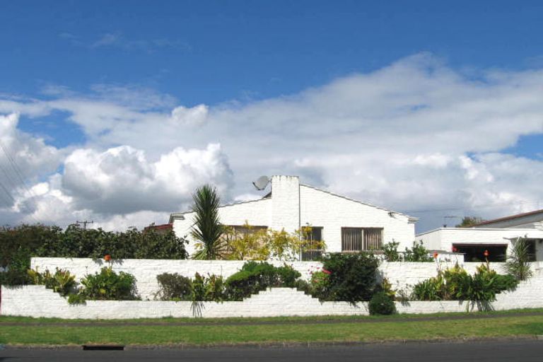 Photo of property in 122 Astley Avenue, New Lynn, Auckland, 0600
