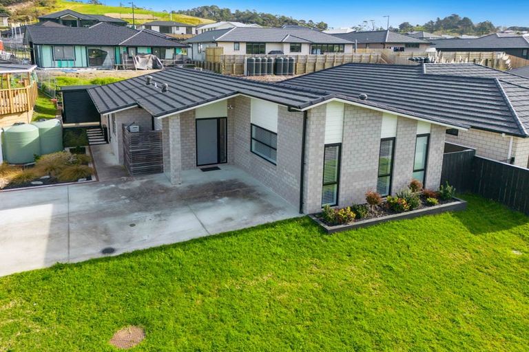 Photo of property in 16 Urumaraki Avenue, Helensville, 0800