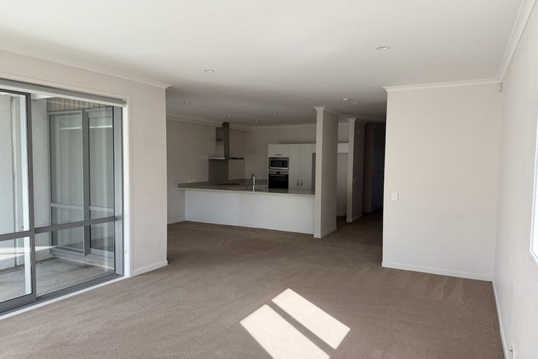 Photo of property in 94 Hobsonville Point Road, Hobsonville, Auckland, 0616