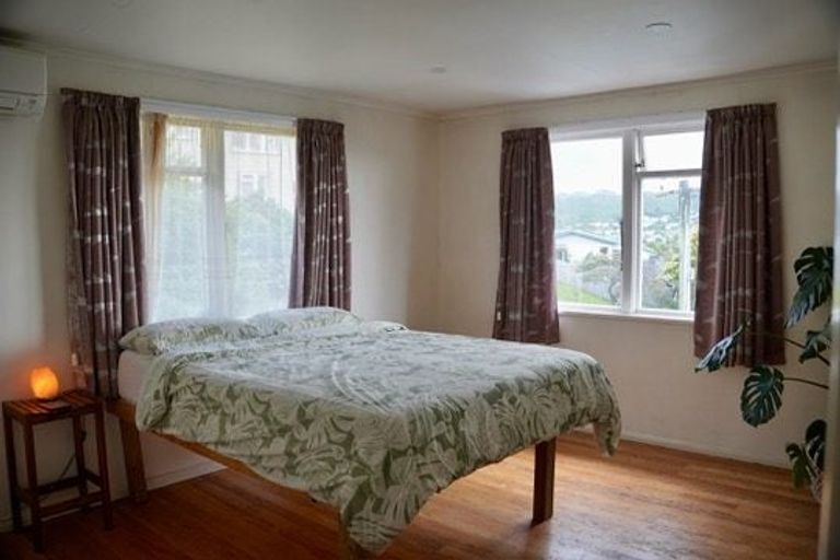 Photo of property in 50 Chaffey Crescent, Titahi Bay, Porirua, 5022