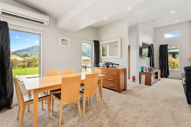 Photo of property in 7 Ellie Place, Lake Hawea, Wanaka, 9382