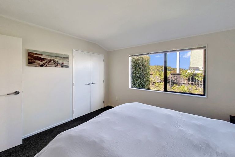 Photo of property in 19a Akoranga Drive, Northcote, Auckland, 0627