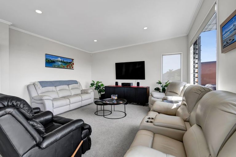 Photo of property in 18 Parkvue Drive, Bell Block, New Plymouth, 4312