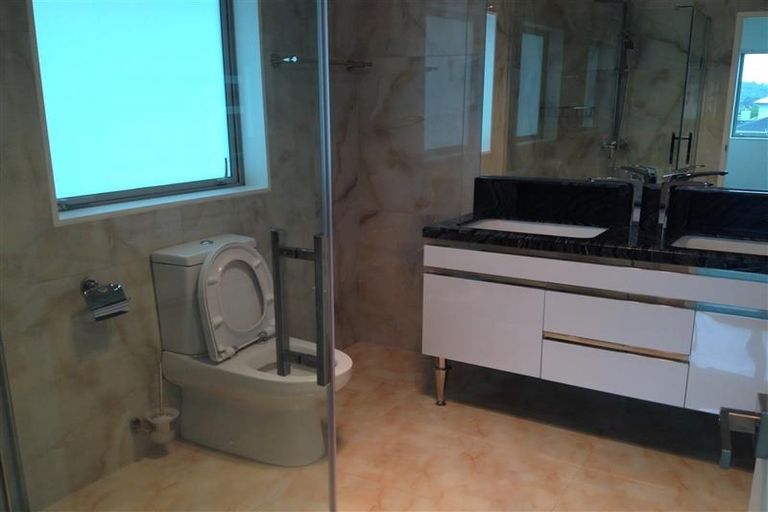 Photo of property in 50 Huntington Park Drive, Greenhithe, Auckland, 0632