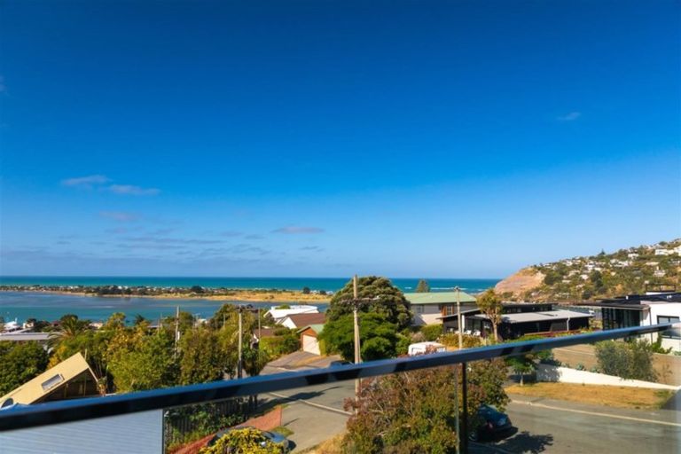 Photo of property in 2/60 Moncks Spur Road, Redcliffs, Christchurch, 8081