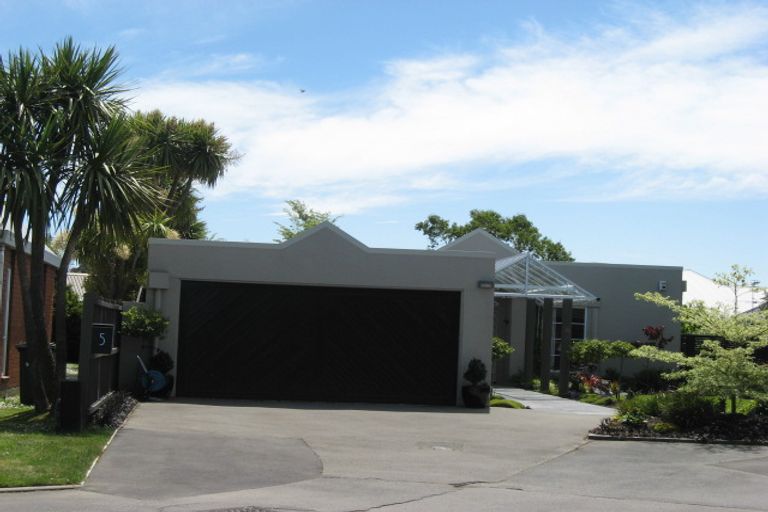 Photo of property in 5 Priorsford Court, Avonhead, Christchurch, 8042