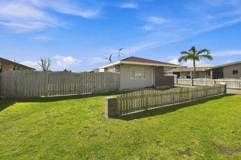 Photo of property in 19 Barbara Grove, Papamoa Beach, Papamoa, 3118
