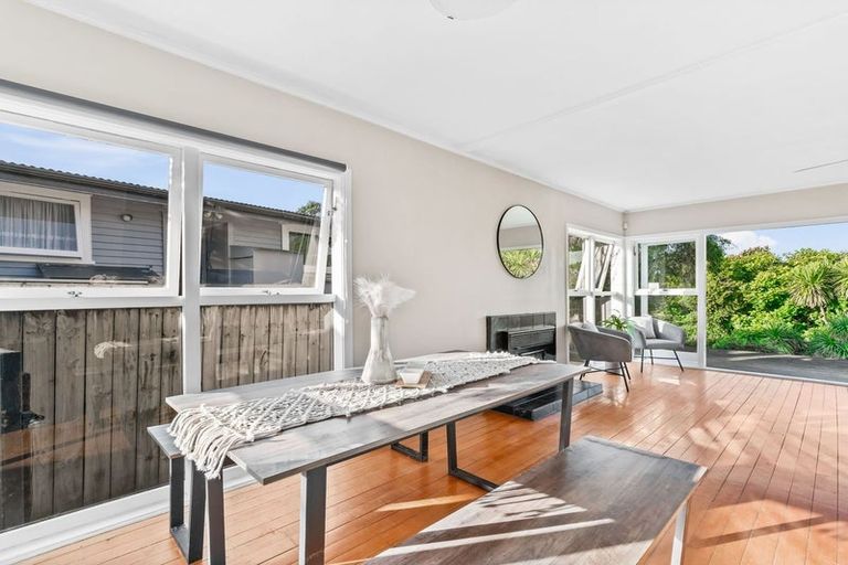Photo of property in 18 Chorley Avenue, Massey, Auckland, 0614