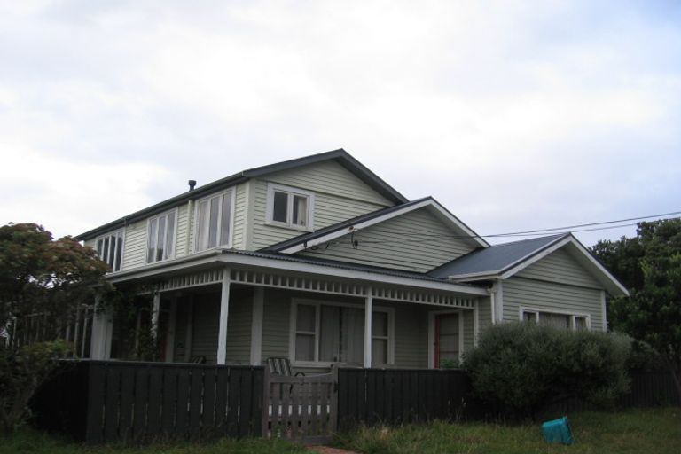 Photo of property in 11 Mantell Street, Seatoun, Wellington, 6022