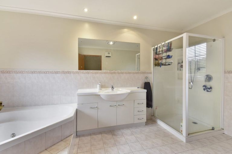 Photo of property in 30 Everlea Place, Alfriston, Auckland, 2105