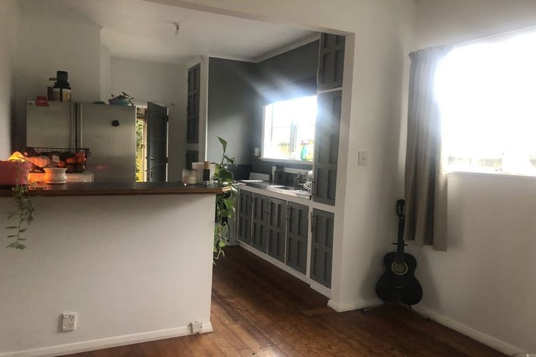 Photo of property in 182 Beach Haven Road, Beach Haven, Auckland, 0626