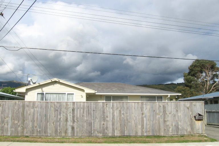 Photo of property in 16 Benge Crescent, Clouston Park, Upper Hutt, 5018