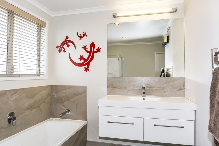 Photo of property in 53 Westmuir Crescent, Pokeno, 2402