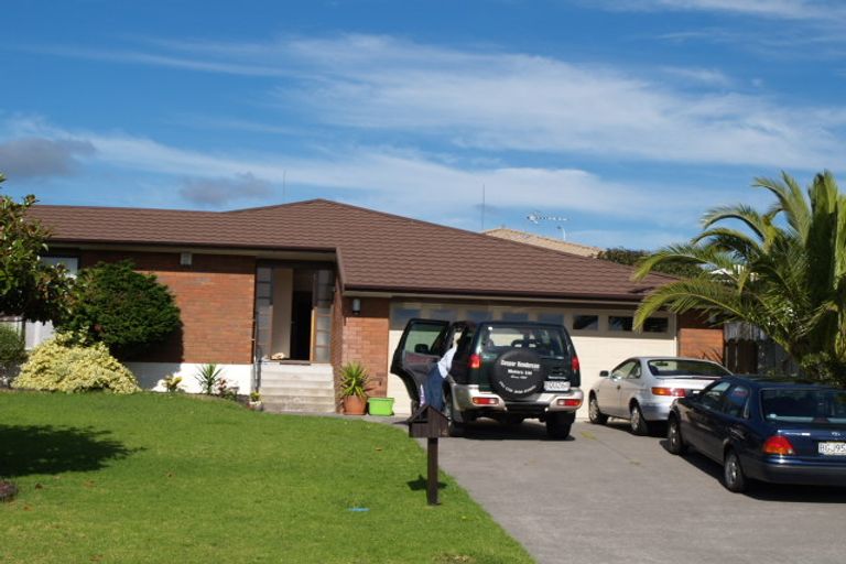 Photo of property in 14 Carriage Close, Northpark, Auckland, 2013