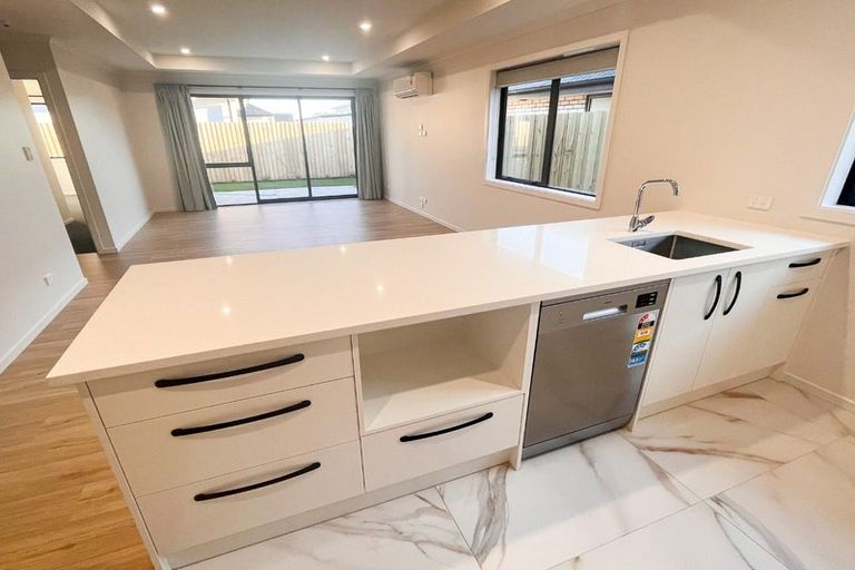 Photo of property in 8 Korokio Lane, Halswell, Christchurch, 8025