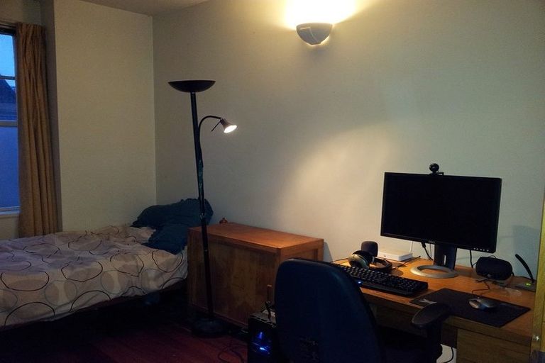 Photo of property in Hopper Street Apartments, 4/20 Hopper Street, Mount Cook, Wellington, 6011