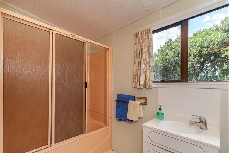 Photo of property in 5 Rua Avenue, Waitarere Beach, Levin, 5510