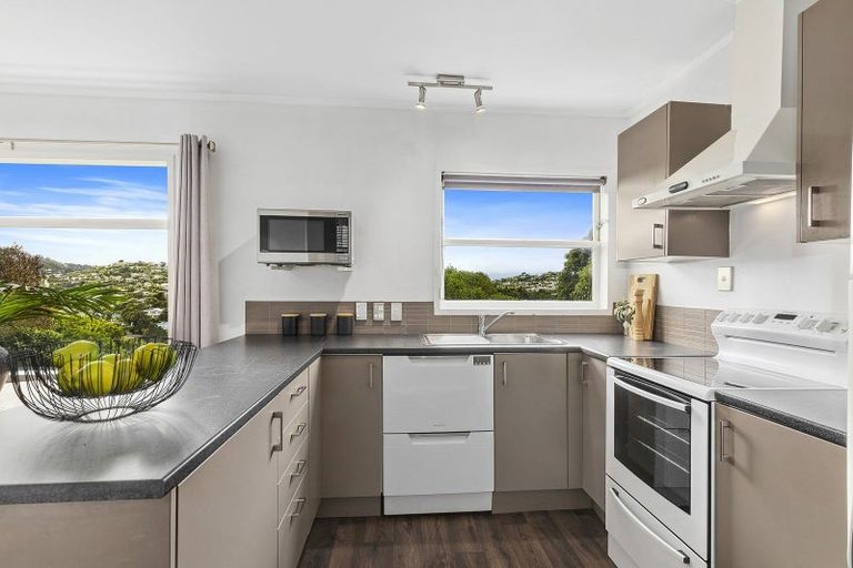 Photo of property in 3/27 Winston Street, Crofton Downs, Wellington, 6035