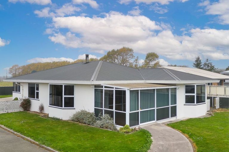 Photo of property in 19 Timaru Road, Waimate, 7924