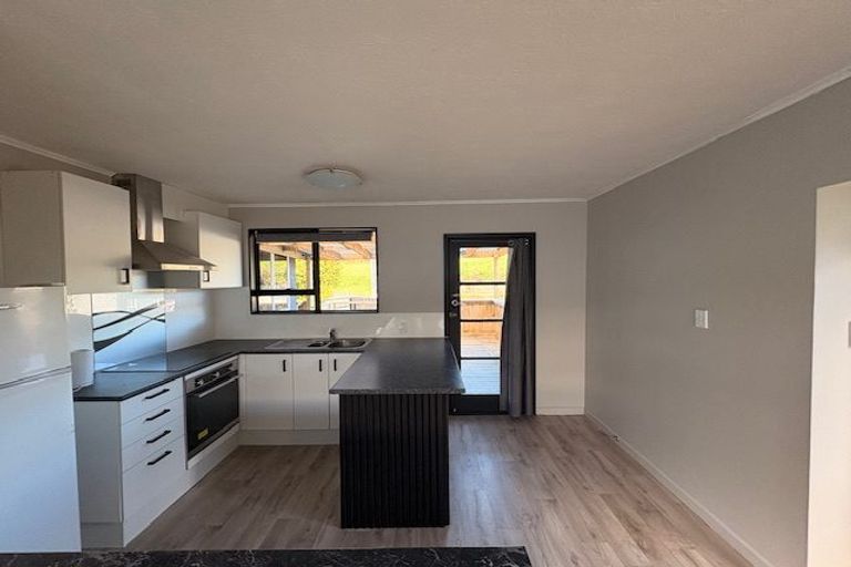 Photo of property in 96 South Road, The Glen, Dunedin, 9011