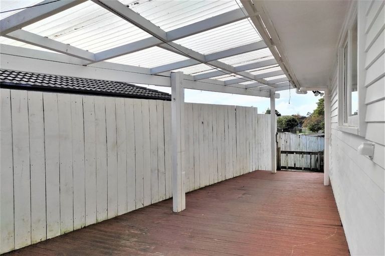 Photo of property in 19 Swallow Drive, Manurewa, Auckland, 2102