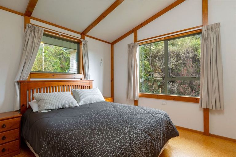 Photo of property in 21 Amelia Crescent, Waikawa, Picton, 7220