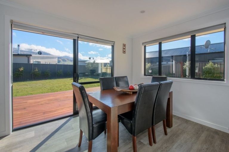 Photo of property in 18 Magnetic Place, Cromwell, 9310