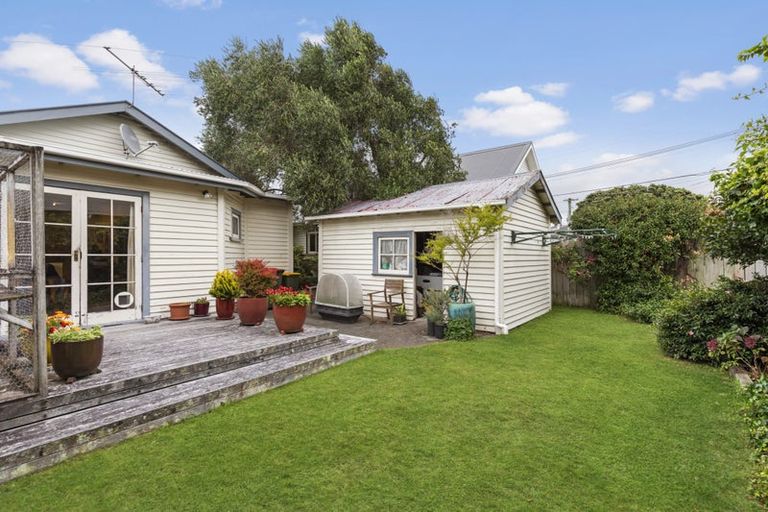 Photo of property in 15 Atiawa Street, Petone, Lower Hutt, 5012