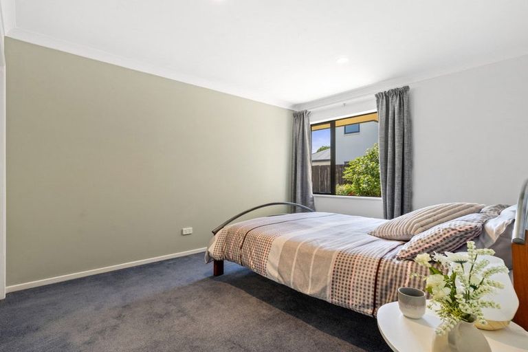 Photo of property in 8 Seclusion Lane, Parklands, Christchurch, 8083