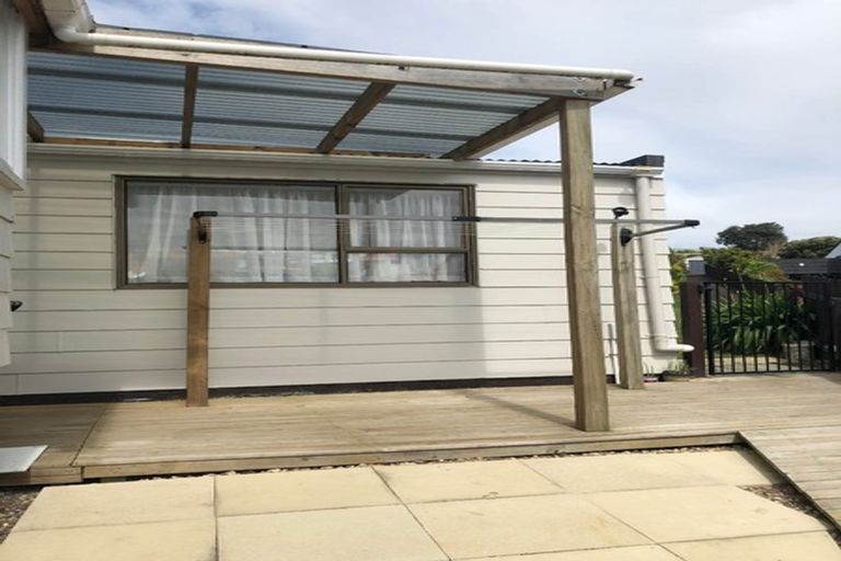 Photo of property in 9 Dalwhinnie Parade, Highland Park, Auckland, 2010