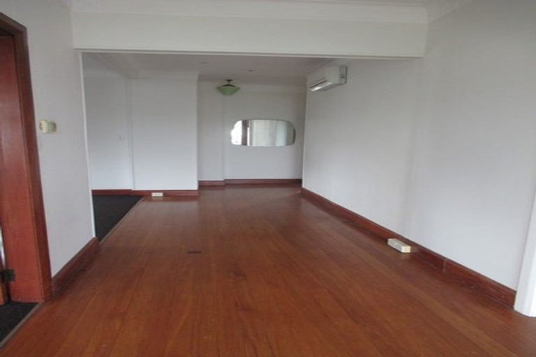 Photo of property in 362 Oxford Street, Levin, 5510