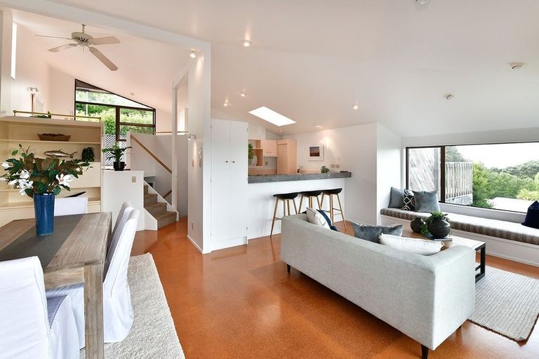 Photo of property in 2/3 Swann Beach Road, Stanmore Bay, Whangaparaoa, 0932