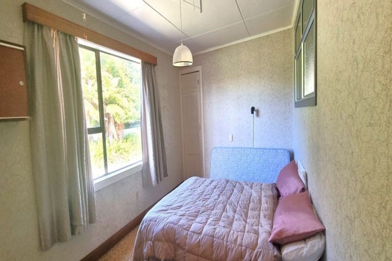 Photo of property in 100 Mcleavey Road, Ohau, Levin, 5570