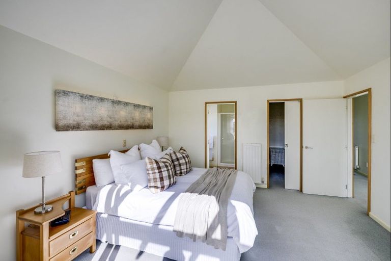 Photo of property in 11 Sealy Road, Bluff Hill, Napier, 4110