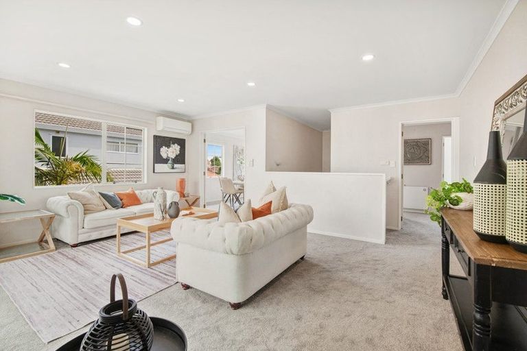 Photo of property in 28 Tyburn Lane, Unsworth Heights, Auckland, 0632