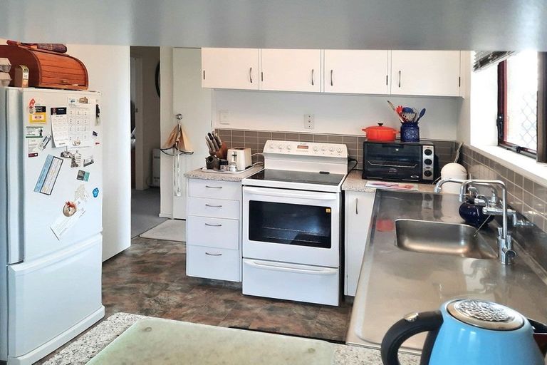 Photo of property in 17b Pemberton Crescent, Greerton, Tauranga, 3112