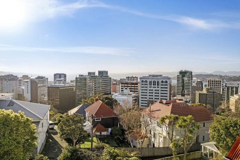 Photo of property in 4 Wesley Road, Kelburn, Wellington, 6012