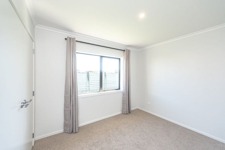 Photo of property in 6 Cross Street, Castlecliff, Whanganui, 4501