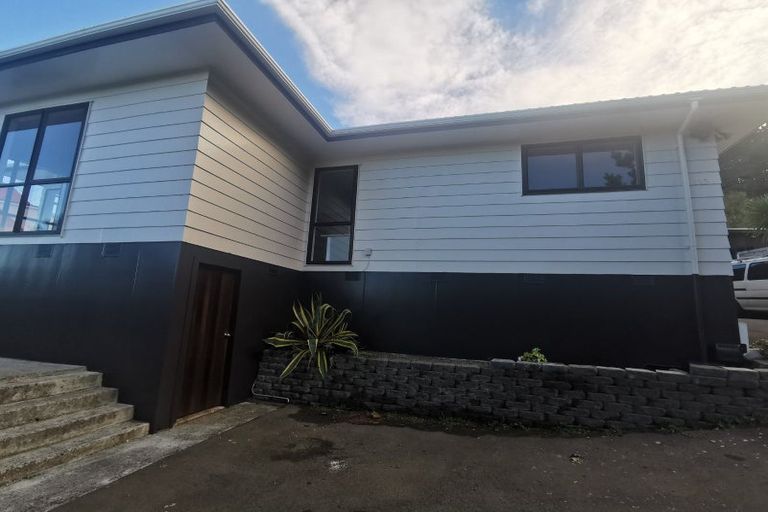 Photo of property in 113 Percy Dyett Drive, Karori, Wellington, 6012