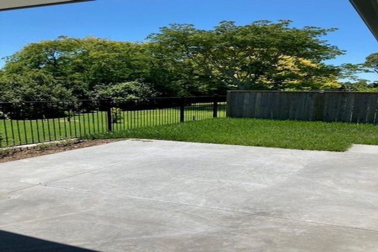 Photo of property in 10 Ratahi Way, Omokoroa, 3114