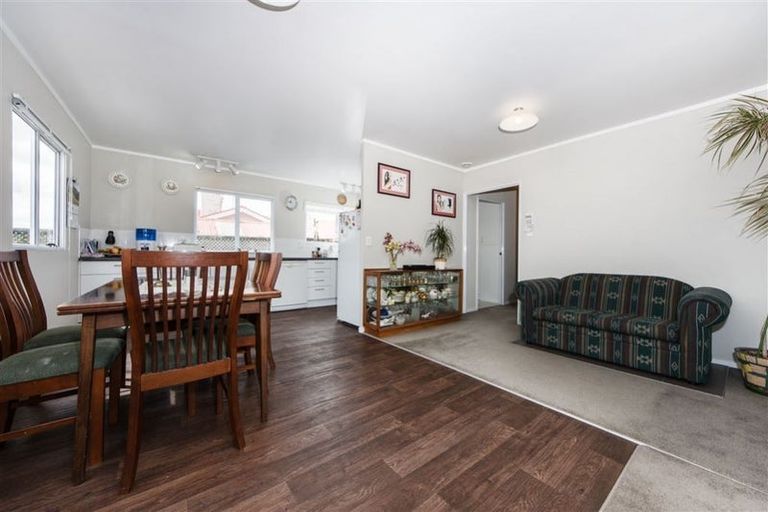 Photo of property in 9 Karaka Street, New Lynn, Auckland, 0600