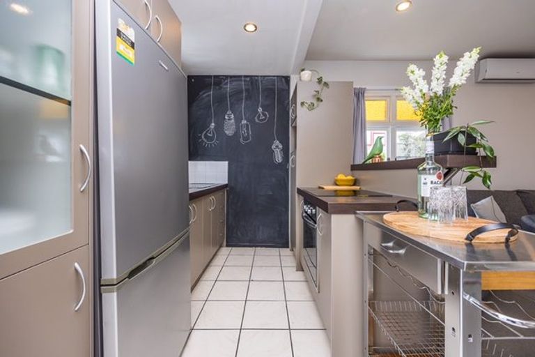 Photo of property in 22 Te Atatu Road, Te Atatu South, Auckland, 0610