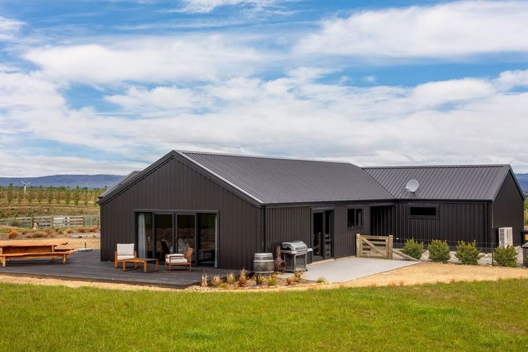 Photo of property in 39 Kordia Way, Waikerikeri, Alexandra, 9391