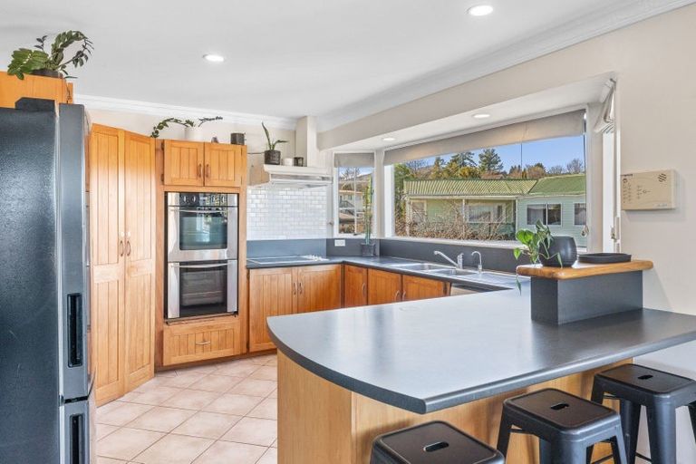 Photo of property in 4 Ingle Avenue, Waipahihi, Taupo, 3330