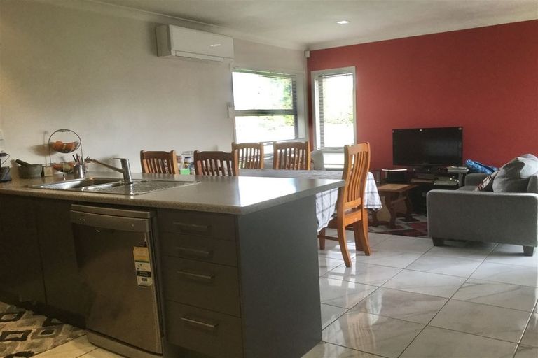 Photo of property in 194b Sturges Road, Henderson, Auckland, 0612