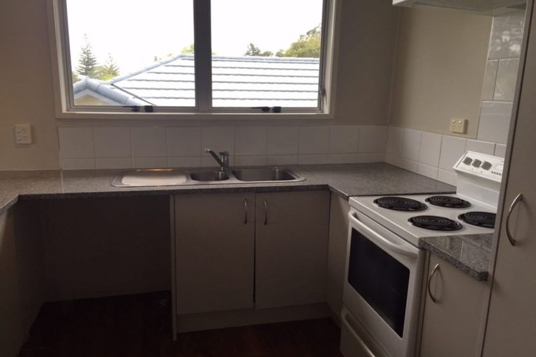 Photo of property in 28 Waimumu Road, Massey, Auckland, 0614