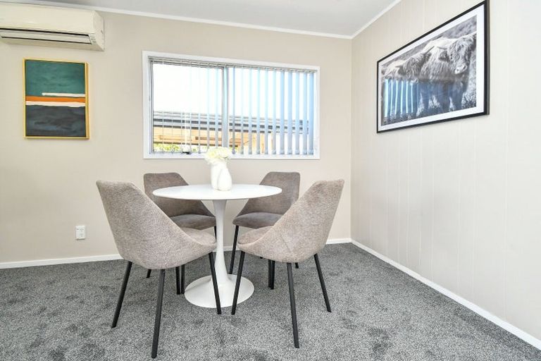 Photo of property in 1/11 Bundena Place, Clendon Park, Auckland, 2103